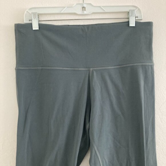 Athleta Ultra High Rise Elation Tight Sage Green Cropped Capri Basic Errands 1X - Picture 2 of 9
